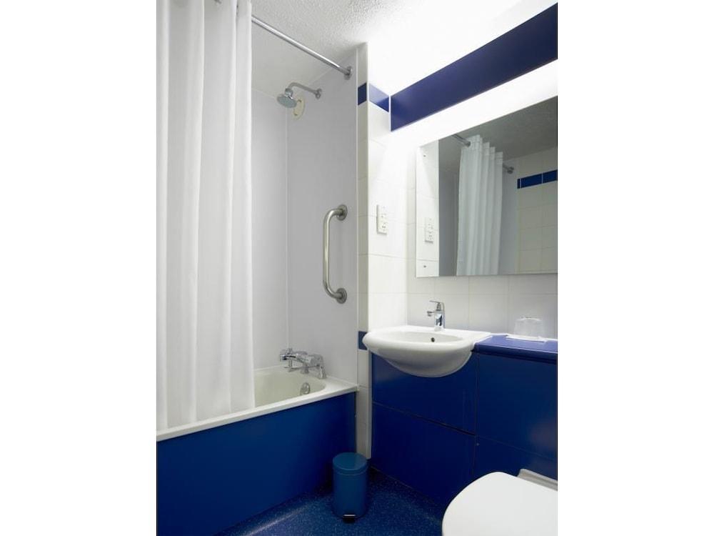Travelodge Croydon Central Bagian luar foto