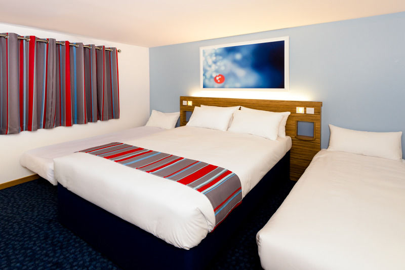 Travelodge Croydon Central Bagian luar foto