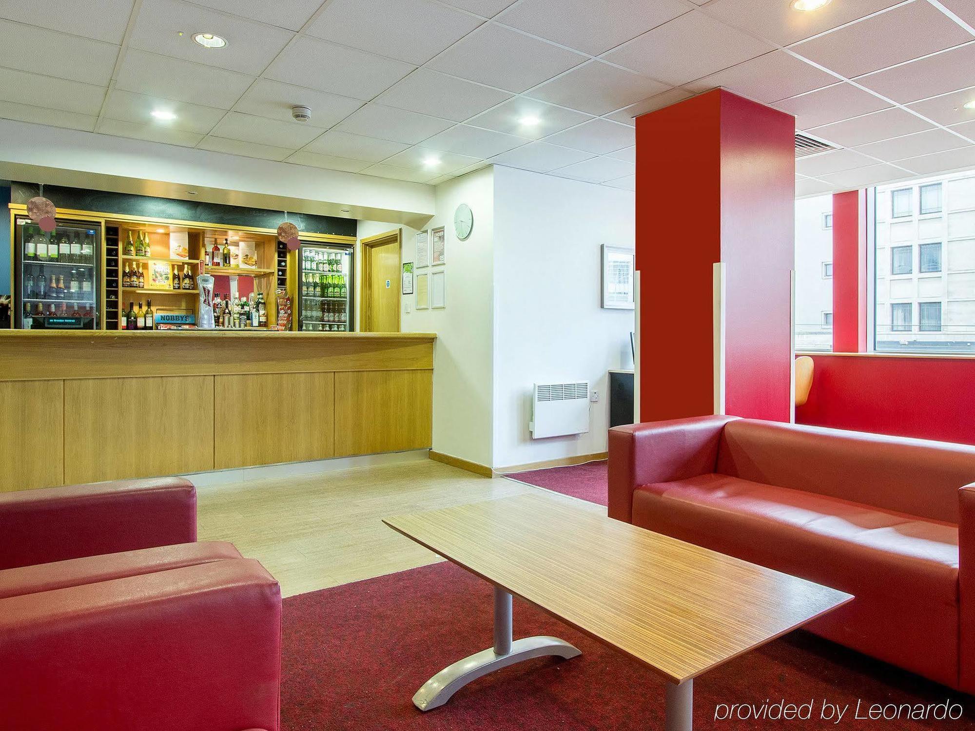 Travelodge Croydon Central Bagian luar foto