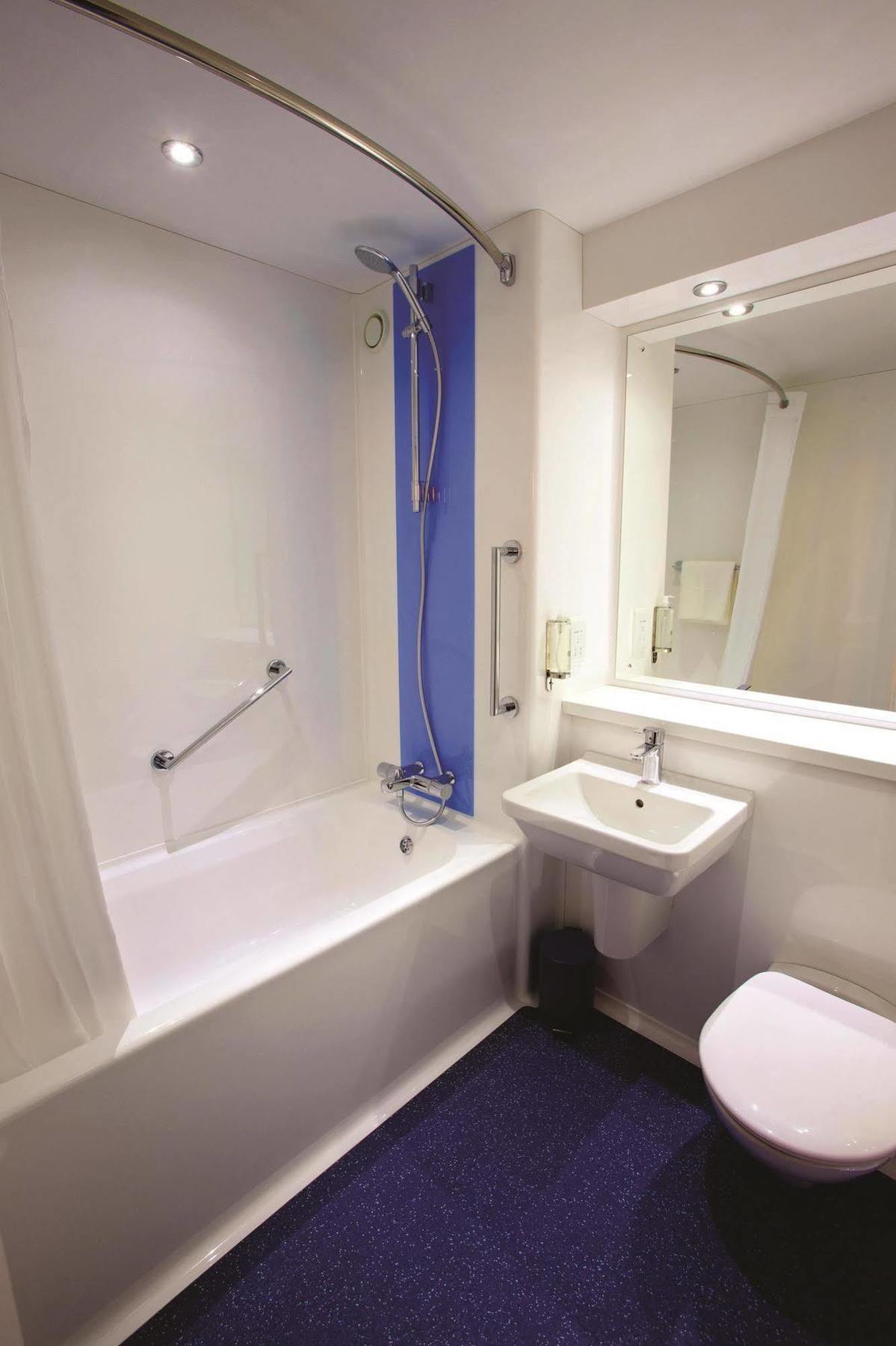 Travelodge Croydon Central Bagian luar foto
