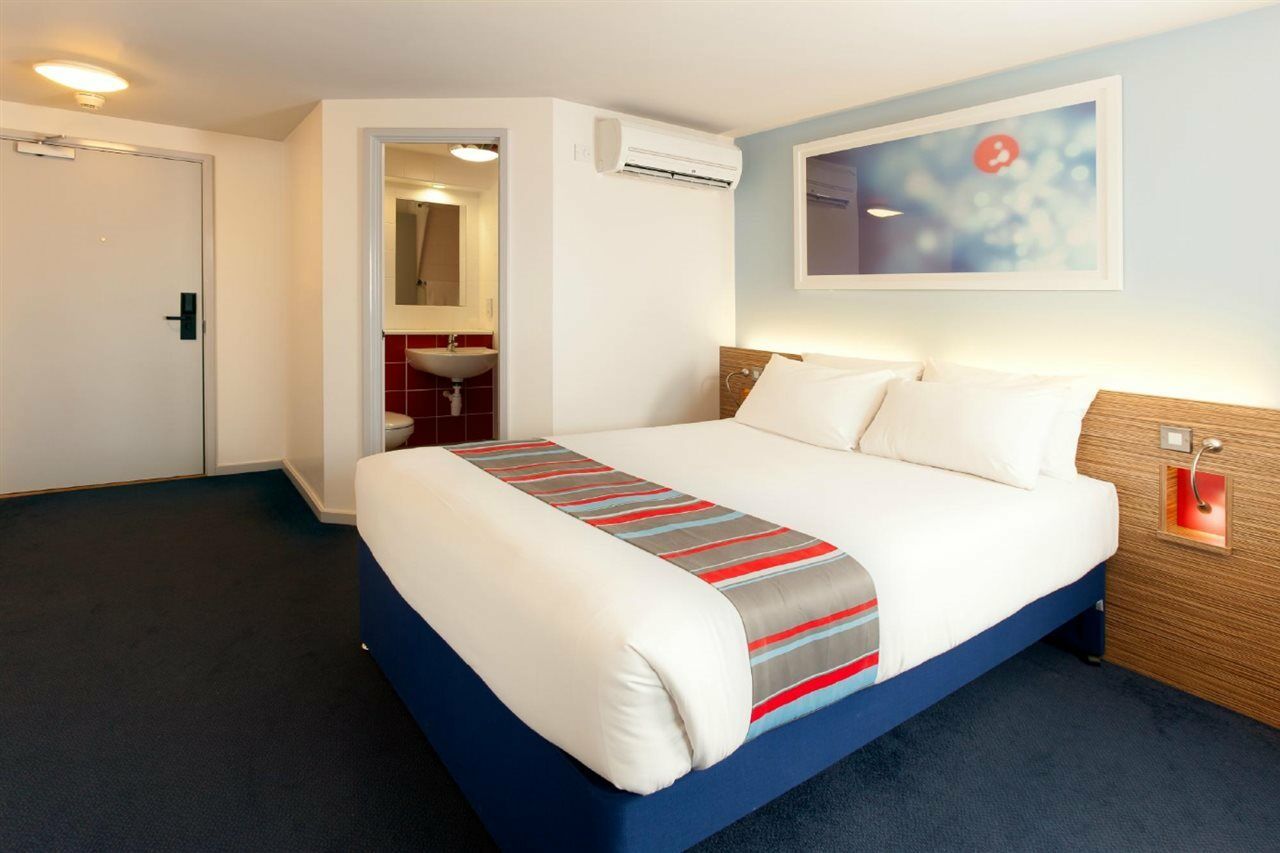 Travelodge Croydon Central Bagian luar foto